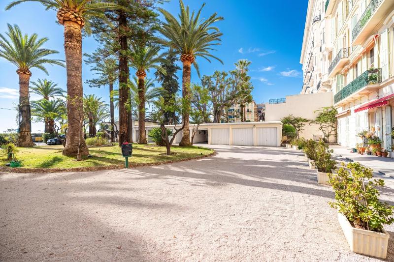 Regina - Duplex in Heart of Menton - Happy Rentals - image 3