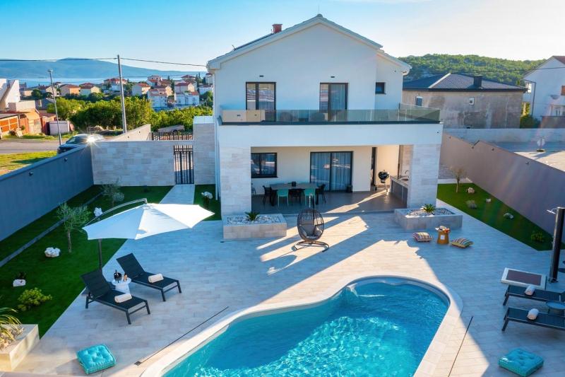 Pool Villa One /w Sauna and Jacuzzi - image 21