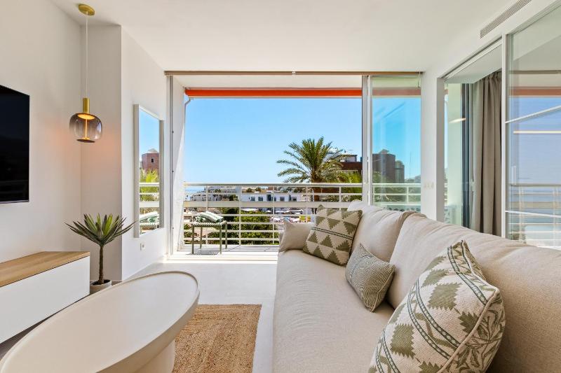 Azure Horizon - Luxury Sea View - image 16