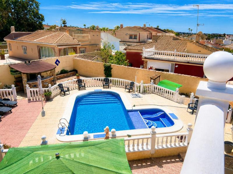 Private Pool Villa in El Chaparral - image 8
