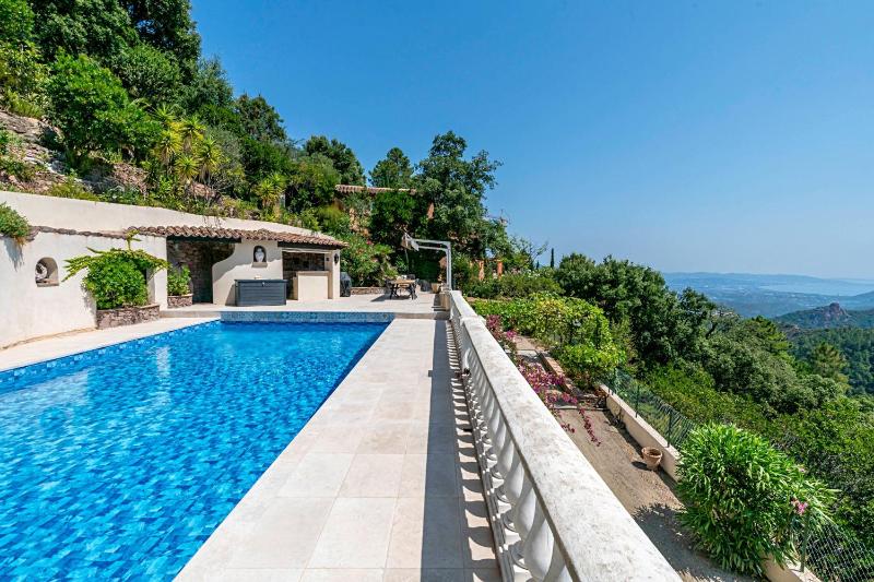 CASA-Papillon Villa de luxe avec piscine - image 13
