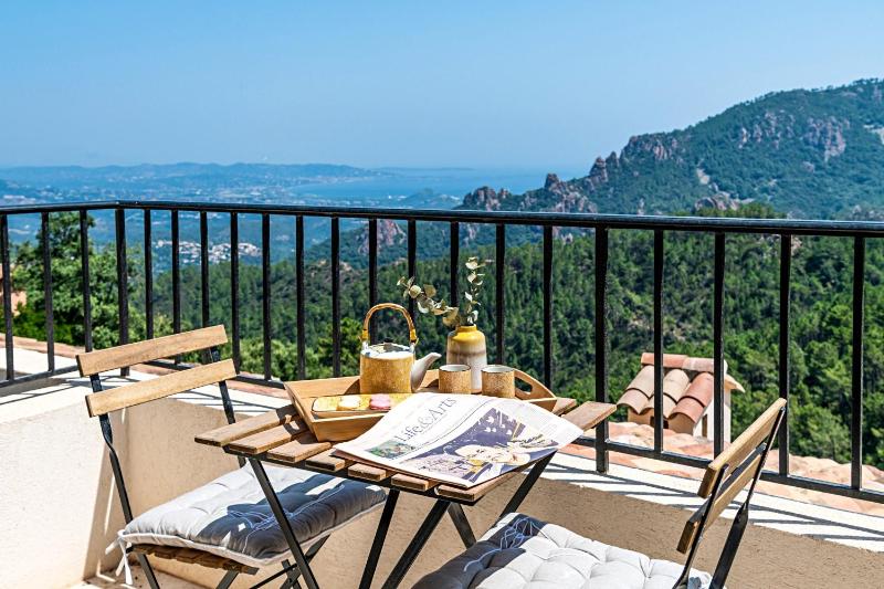 CASA-Papillon Villa de luxe avec piscine - image 34