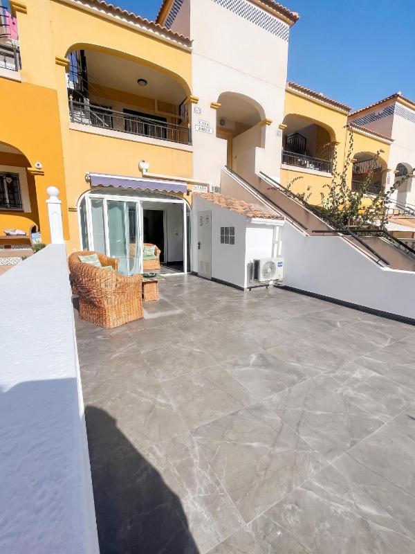 Stylish Apartment in Orihuela Costa - 55 m² + Shared Pool - image 13