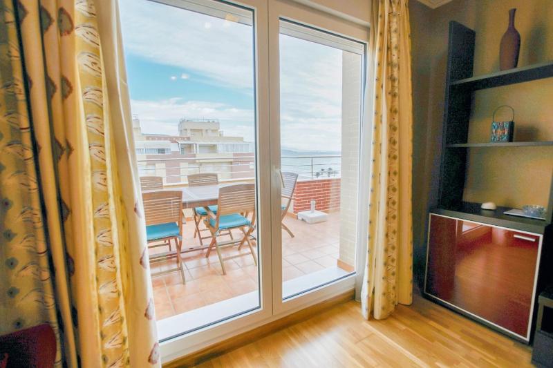 Modern apartment in Roquetas de Mar with sea view - image 10