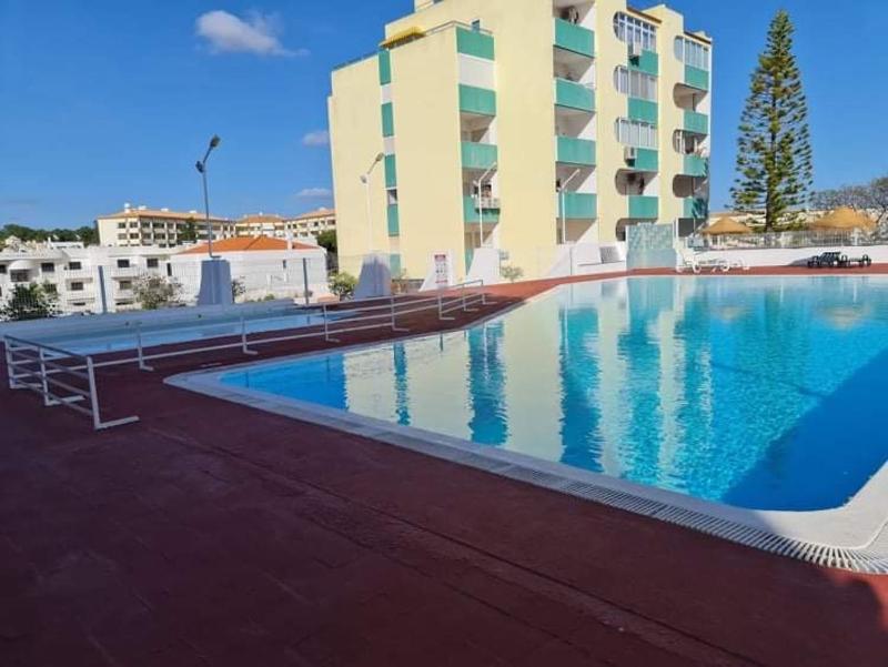 Charming Vilamoura Apartment with Shared Pool - image 23