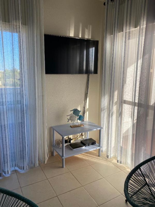 Charming Vilamoura Apartment with Shared Pool - image 30