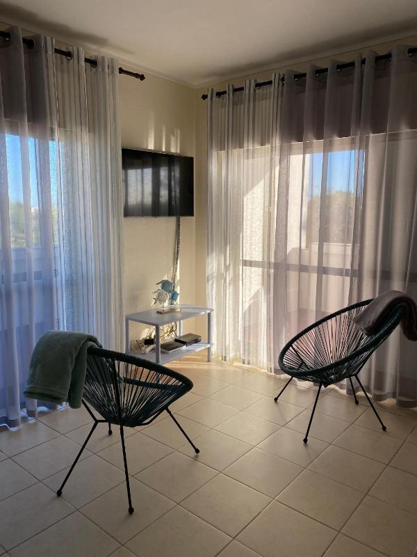 Charming Vilamoura Apartment with Shared Pool - image 4