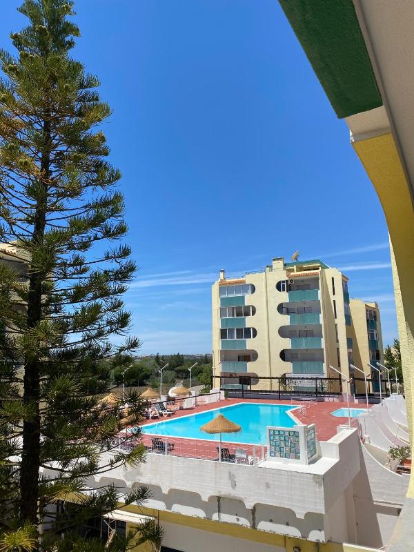Charming Vilamoura Apartment with Shared Pool - image 17