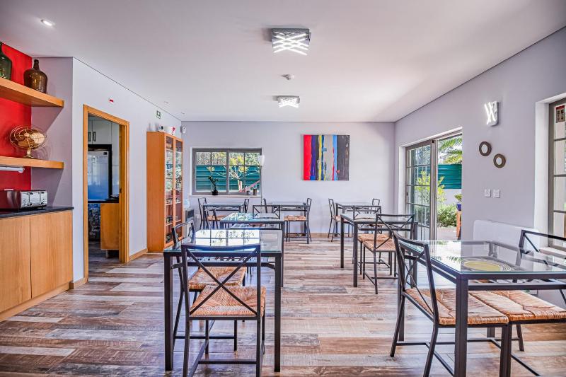 Spacious villa in Sesimbra with a private year-round pool - image 38