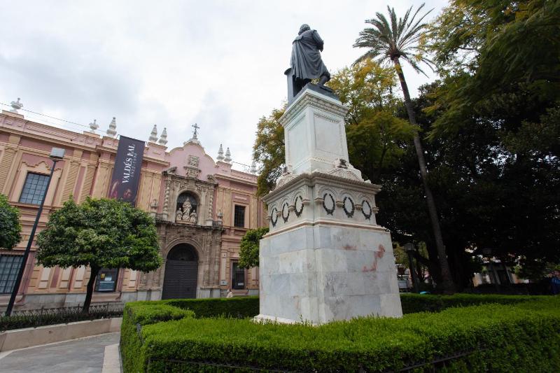 Elegant studio in the heart of Seville 35 m² near monuments. - image 15