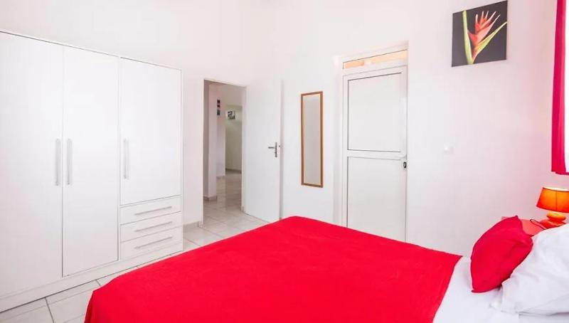 Maison charmante Le Moule avec piscine partagée - image 12