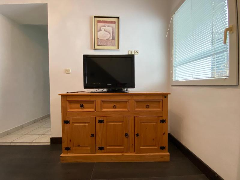 Enchanting Apartment in Vodice with Sea View Terrace - image 24