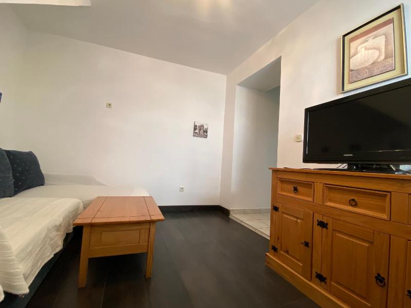 Enchanting Apartment in Vodice with Sea View Terrace - image 27