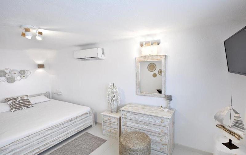 Luxurious Villa in Mykonos with Pool - image 13