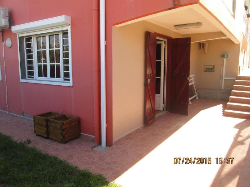Appartement charmant à Le Moule avec piscine partagée - image 13