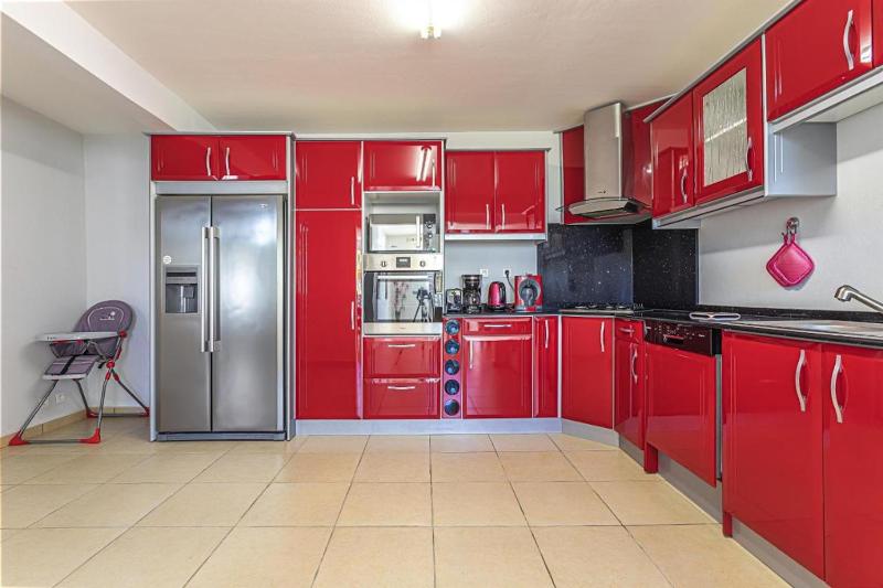 Appartement charmant à Le Moule avec piscine partagée - image 12