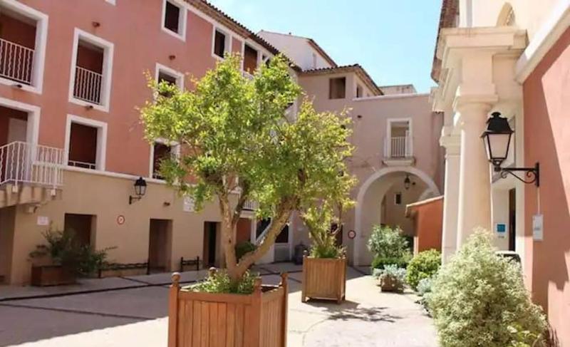 Appartement avec piscine à Six-Fours-les-Plages 32 m² vue mer - image 38