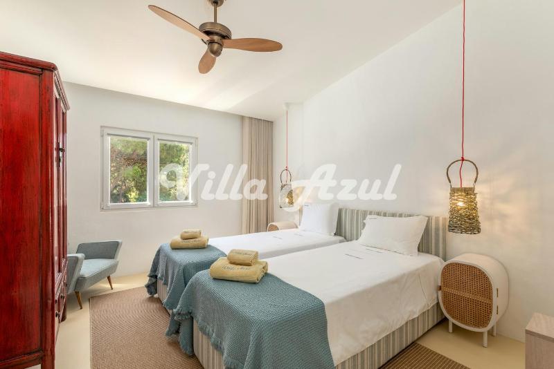 Elegant villa with private pool in Quarteira - image 8