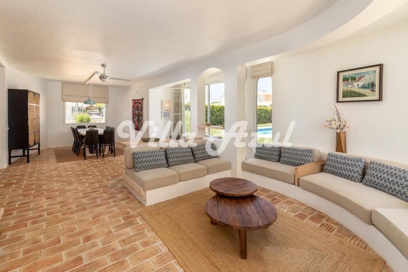 Elegant villa with private pool in Quarteira - image 44