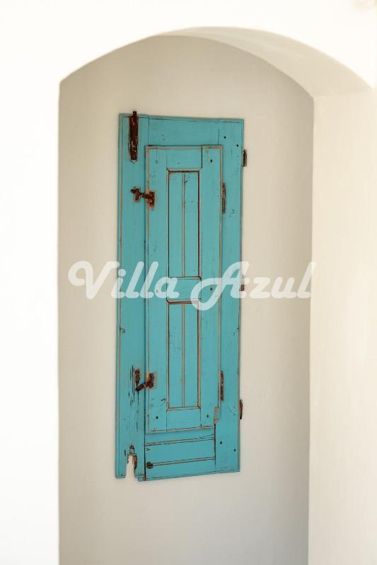 Elegant villa with private pool in Quarteira - image 2