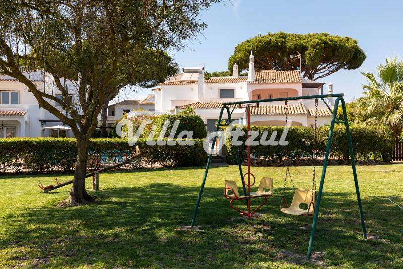 Elegant villa with private pool in Quarteira - image 12