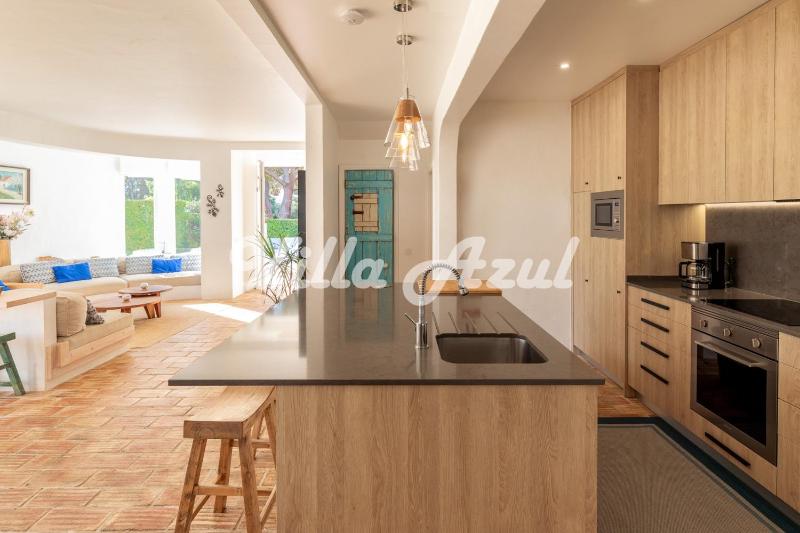 Elegant villa with private pool in Quarteira - image 19