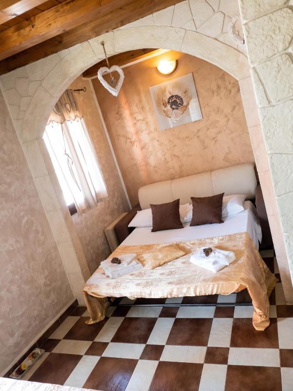 Charming Villa in Noto with Private Pool - image 21