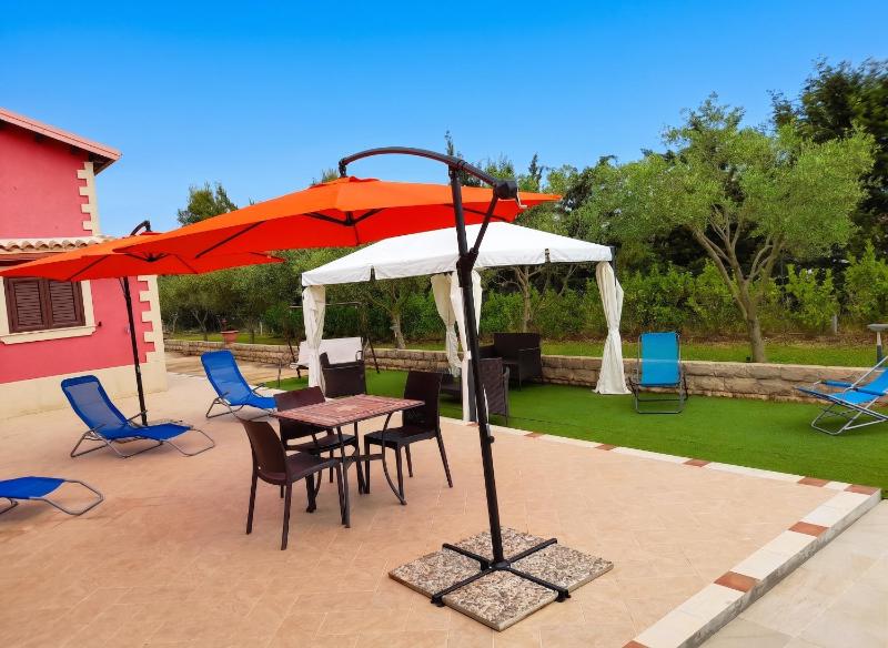 Charming Villa in Noto with Private Pool - image 14