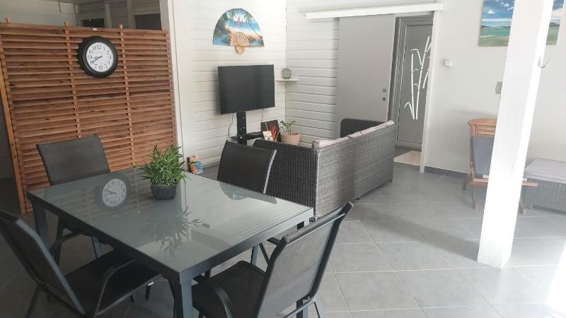 Appartement charmant à Rivière-Pilote avec piscine partagéeB - image 13