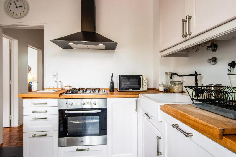 Elegant Apartment in Cascais with Fireplace - 80 m² - image 36