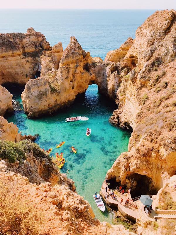 Charming House in Albufeira with Shared Pool - image 11