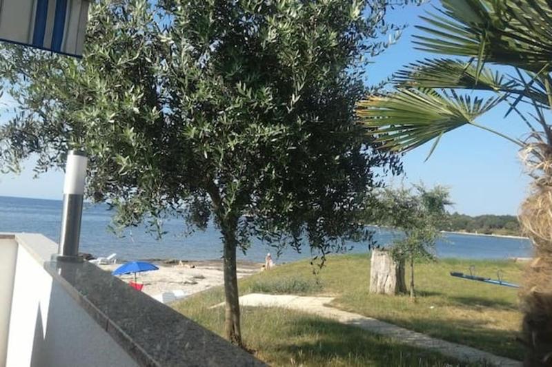 Comfortable Apartment in Zambratija 40 m² near beaches. - image 15