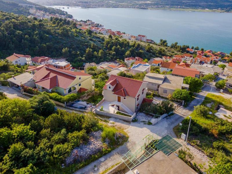 Charming apartment with private pool in Mastrinka - 98 sqm - image 41