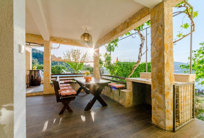 Charming apartment with private pool in Mastrinka - 98 sqm - image 6