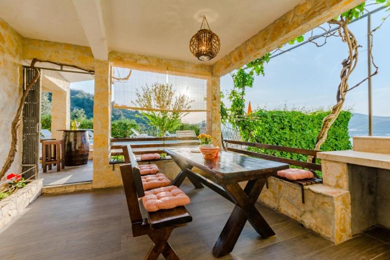 Charming apartment with private pool in Mastrinka - 98 sqm - image 45