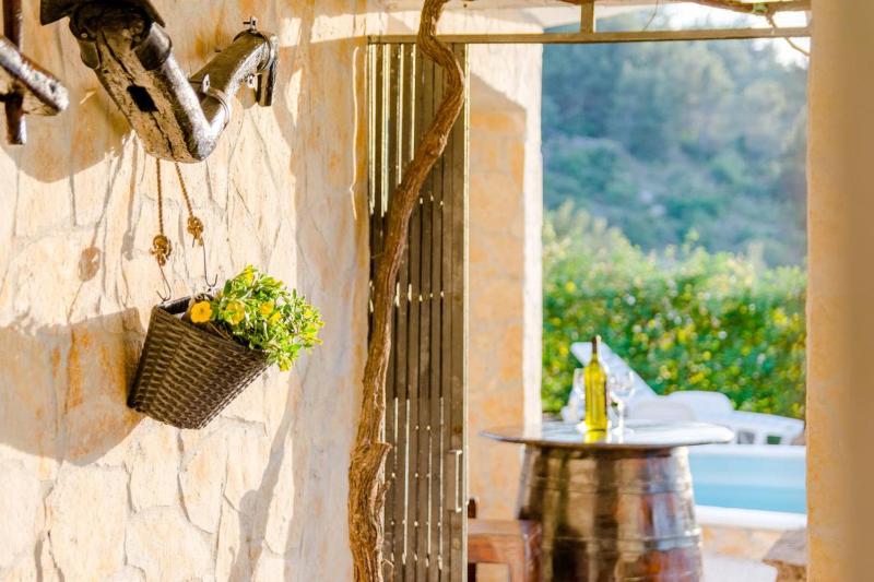Charming apartment with private pool in Mastrinka - 98 sqm - image 4