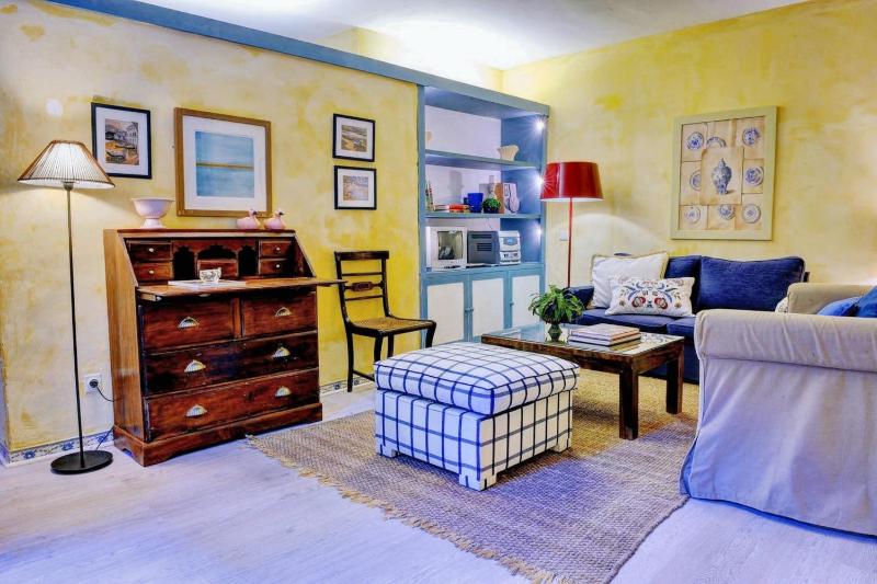Cosy apartment in the centre of Porto + Private terrace - image 10