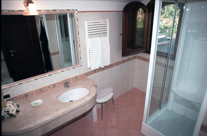 Elegant Villa in Positano with Private Pool - image 12