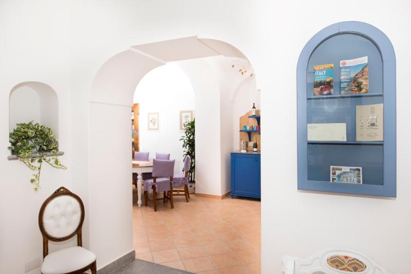 Elegant Villa in Positano with Private Pool - image 7
