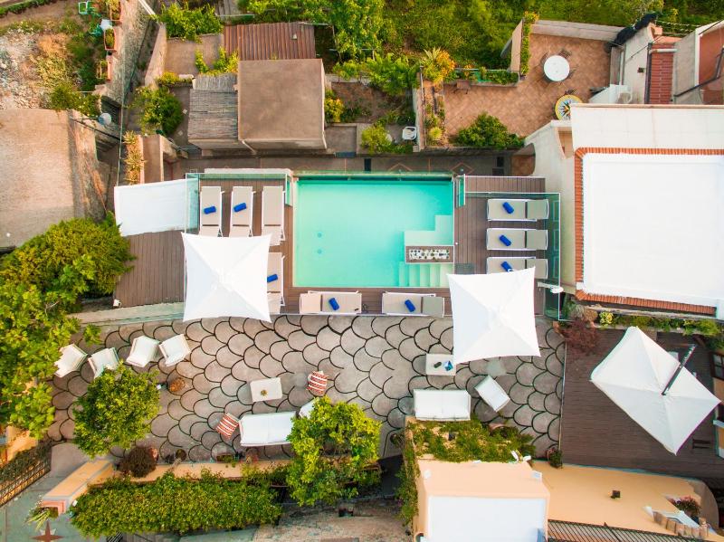 Elegant Villa in Positano with Private Pool - image 13