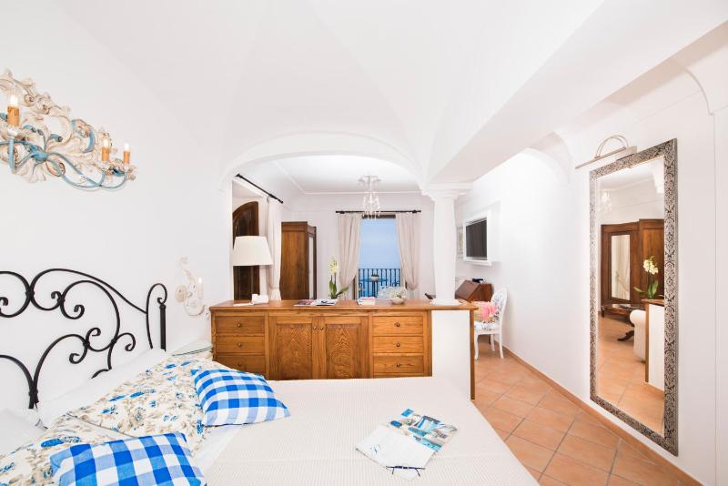 Elegant Villa in Positano with Private Pool - image 27