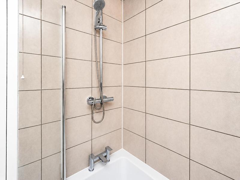 Open Mind Property - Hot Tub 4 Bedrooms & Free Parking - image 11