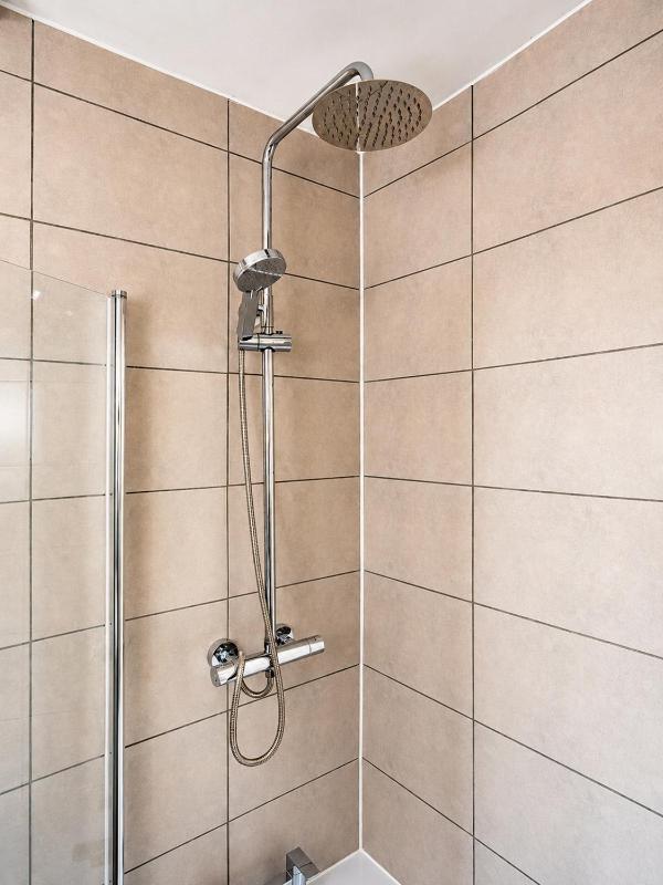 Open Mind Property - Hot Tub 4 Bedrooms & Free Parking - image 37