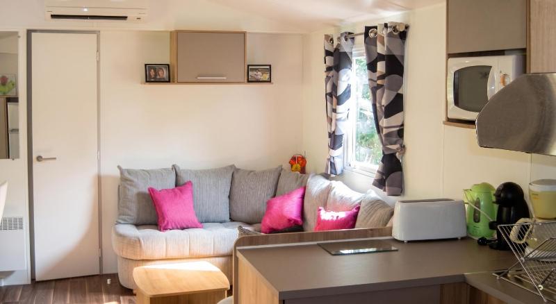 Bungalow Confortable à Fréjus avec Piscine Partagée - image 29
