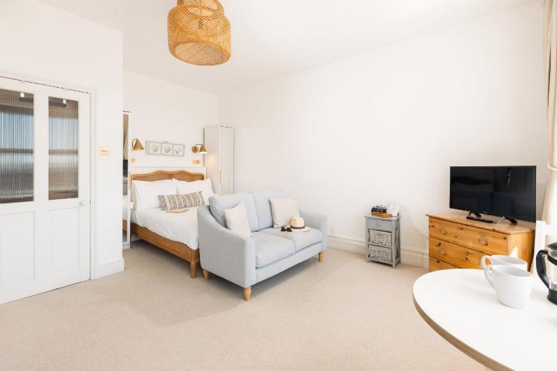 Starfish Studio Apartment - image 20
