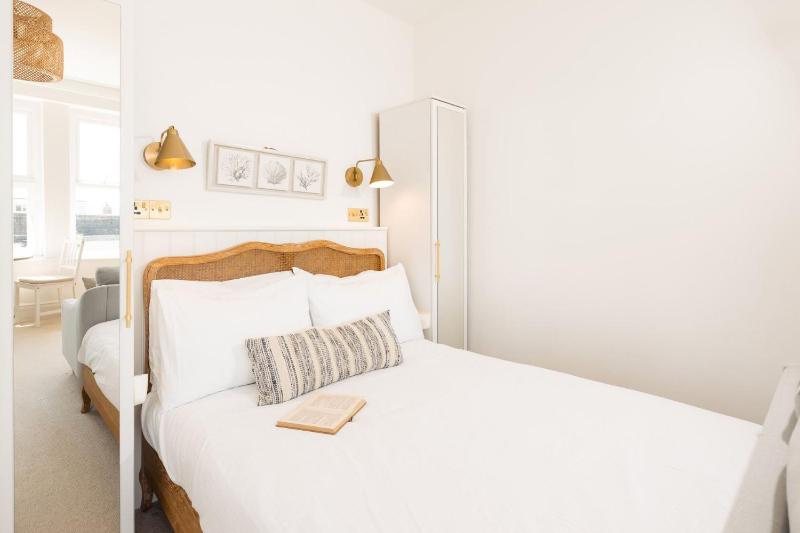 Starfish Studio Apartment - image 11