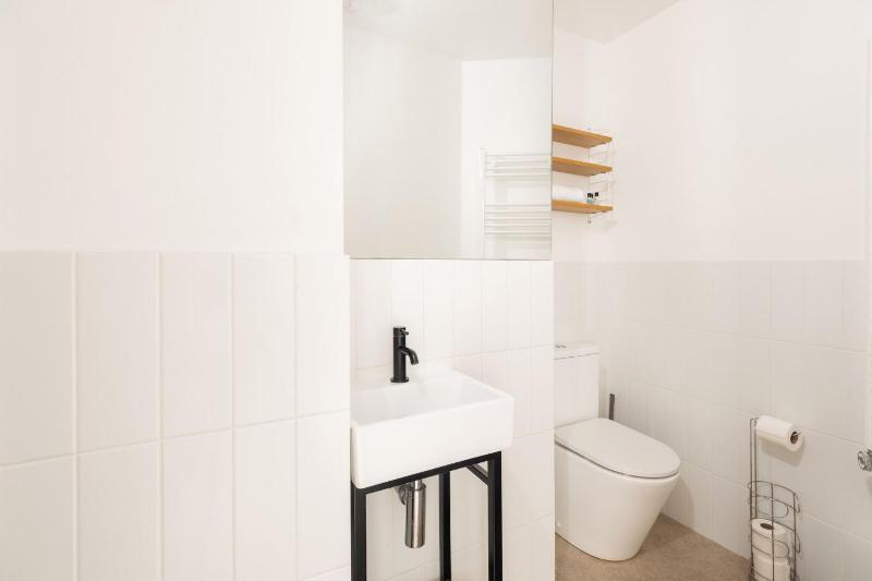 Starfish Studio Apartment - image 17