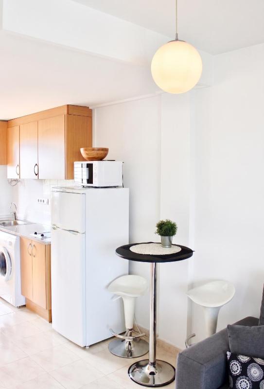 Cozy apartment in Dénia 40 m² with shared pool - image 11
