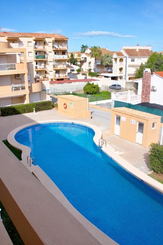Cozy apartment in Dénia 40 m² with shared pool - image 21