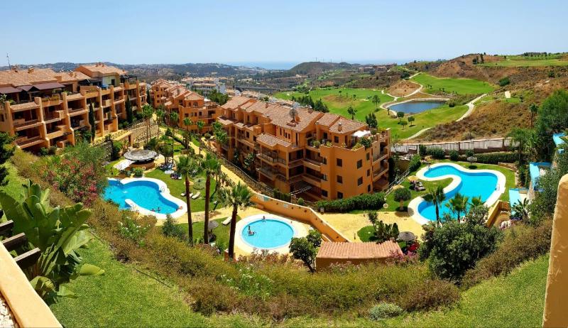 Spacious apartment in La Cala de Mijas with sea view. - image 10